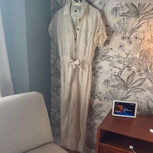 Universal Thread Off-White Garment